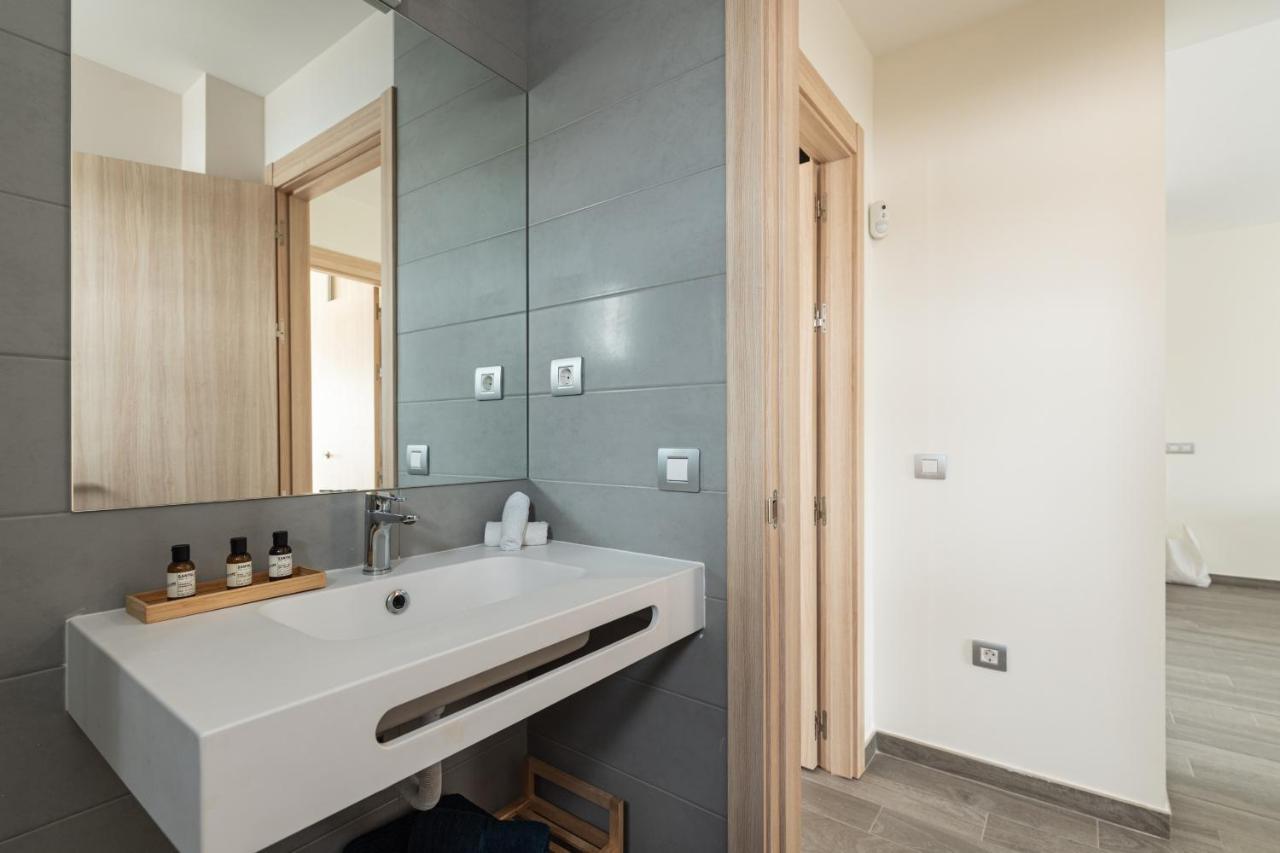 Homeforguest Flat With Large Terrace In Modern Residential Complex With Swimming Pool กาเลตาเดฟุสเต ภายนอก รูปภาพ