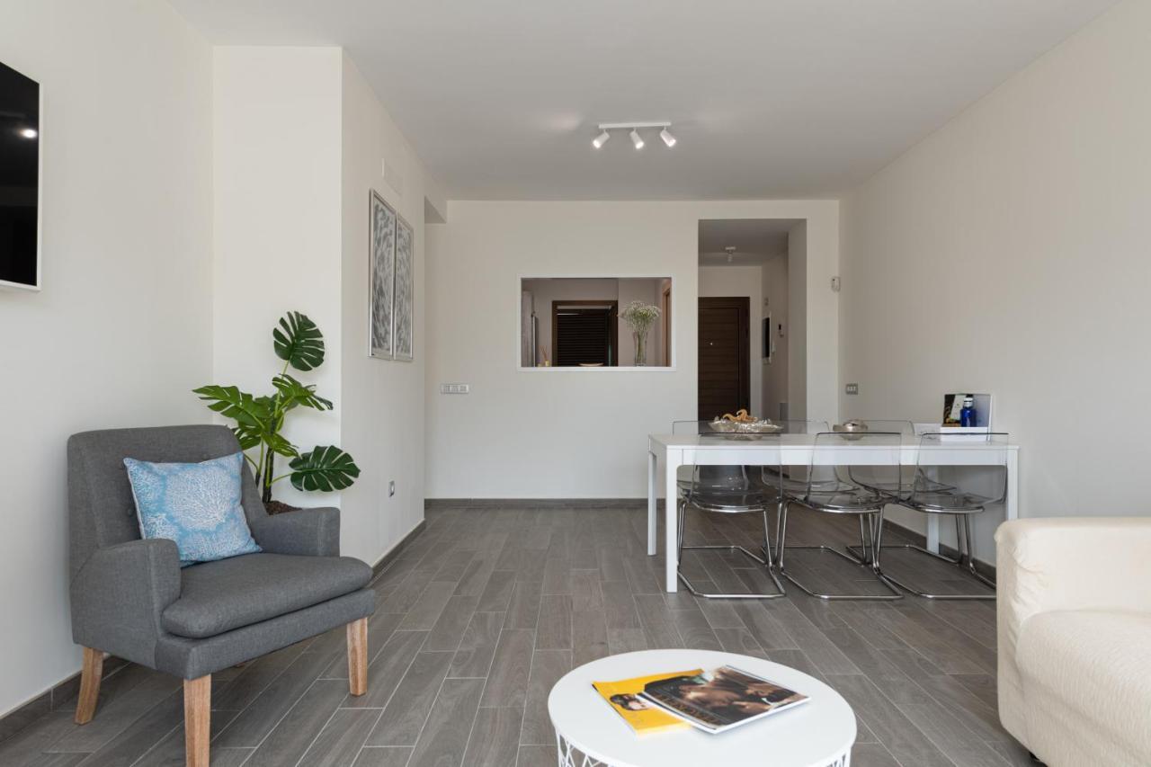 Homeforguest Flat With Large Terrace In Modern Residential Complex With Swimming Pool กาเลตาเดฟุสเต ภายนอก รูปภาพ