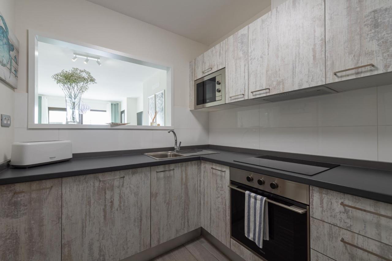 Homeforguest Flat With Large Terrace In Modern Residential Complex With Swimming Pool กาเลตาเดฟุสเต ภายนอก รูปภาพ